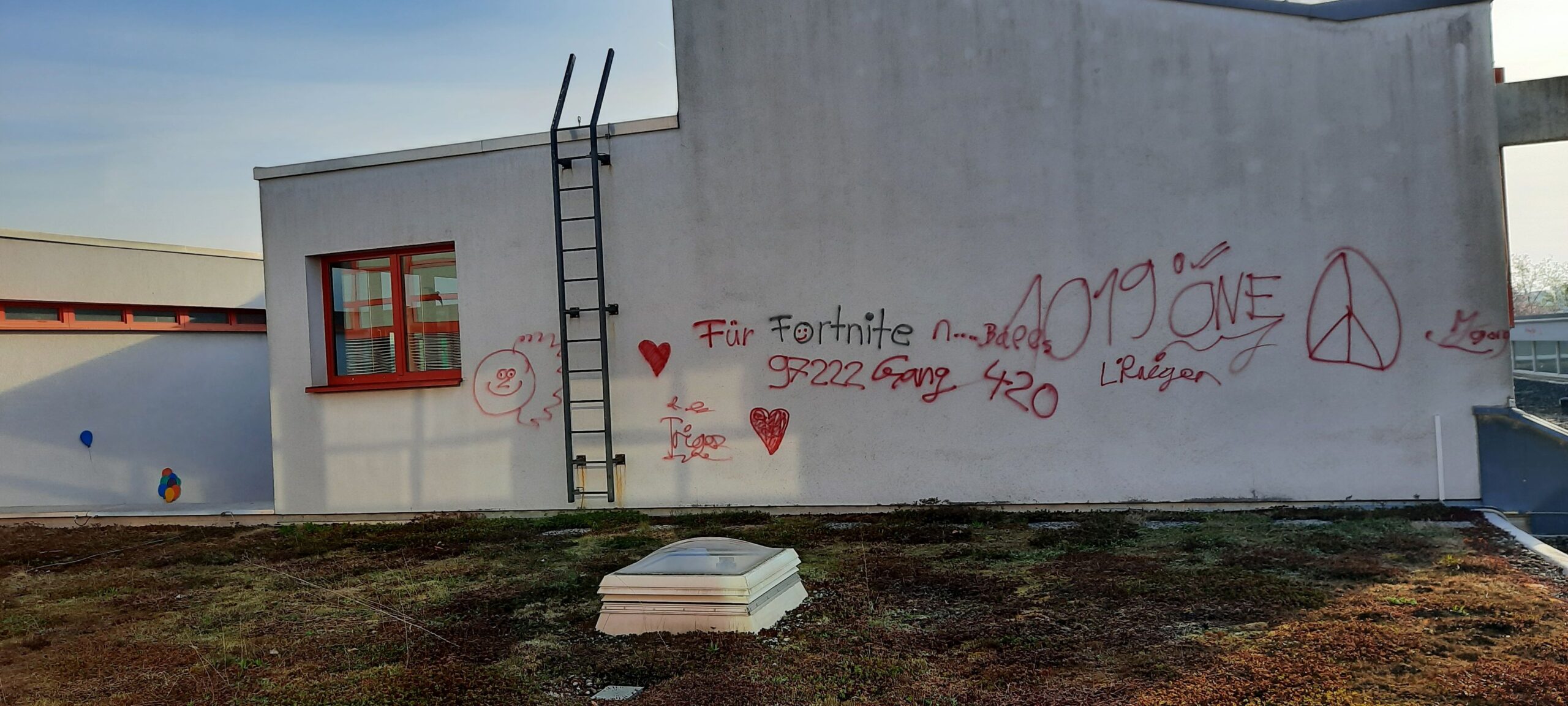 MKS Grafitti - 04-2022